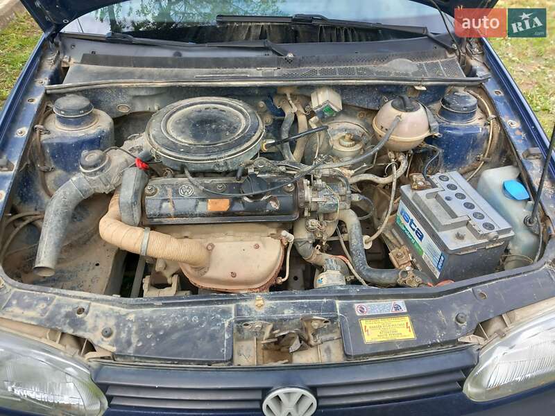 Хетчбек Volkswagen Golf 1992 в Сторожинці