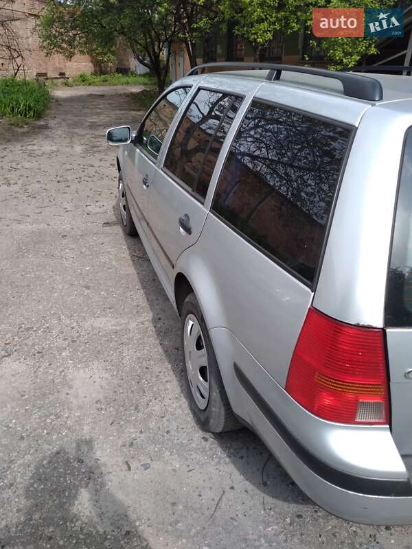 Універсал Volkswagen Golf 2002 в Полтаві