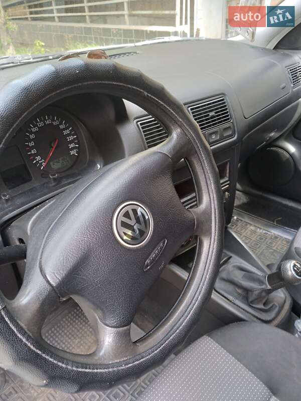 Універсал Volkswagen Golf 2002 в Полтаві