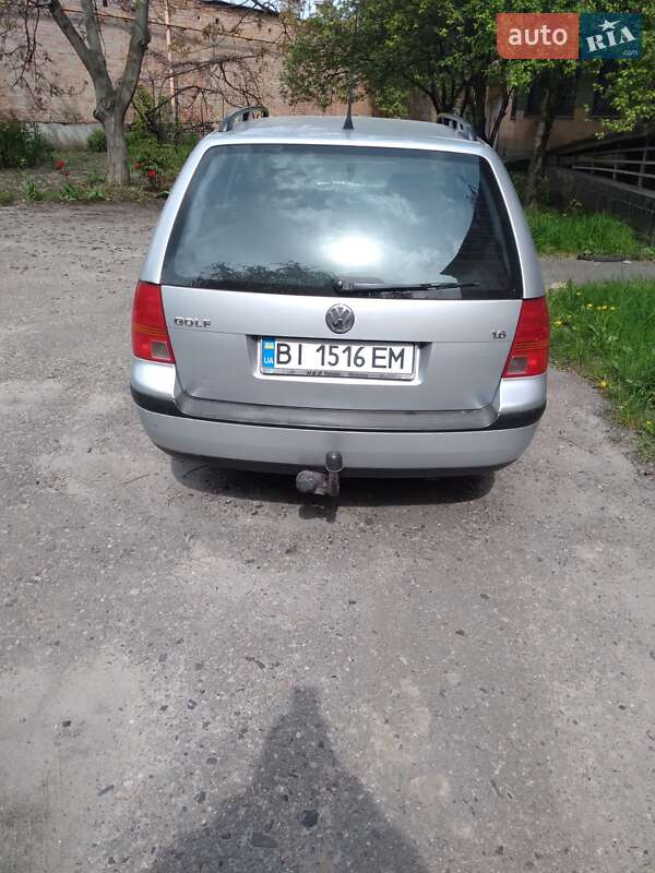 Універсал Volkswagen Golf 2002 в Полтаві