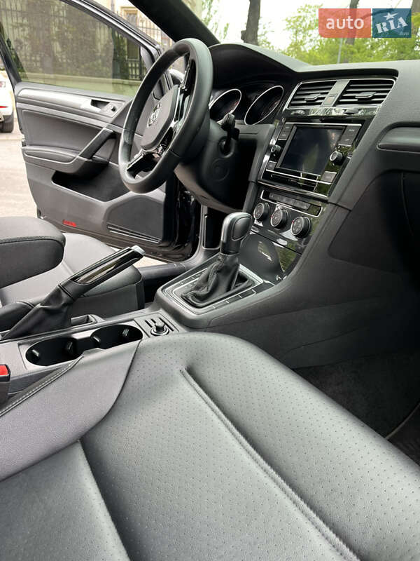 Хэтчбек Volkswagen Golf 2020 в Одессе