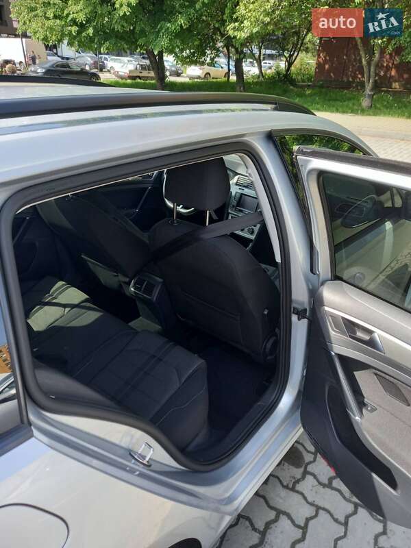 Універсал Volkswagen Golf 2015 в Ужгороді