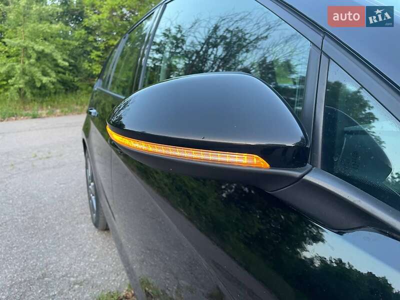 Универсал Volkswagen Golf 2015 в Ирпене