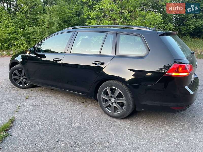 Универсал Volkswagen Golf 2015 в Ирпене