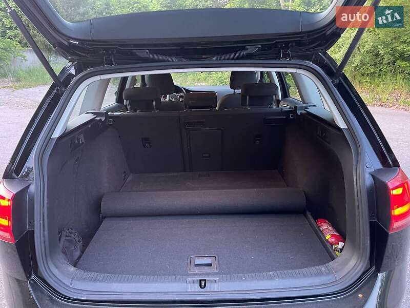 Универсал Volkswagen Golf 2015 в Ирпене