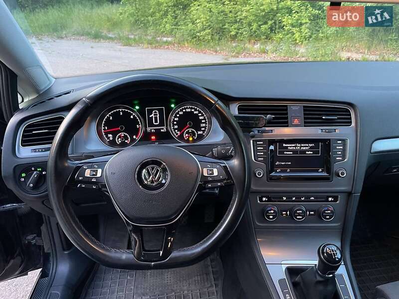 Универсал Volkswagen Golf 2015 в Ирпене