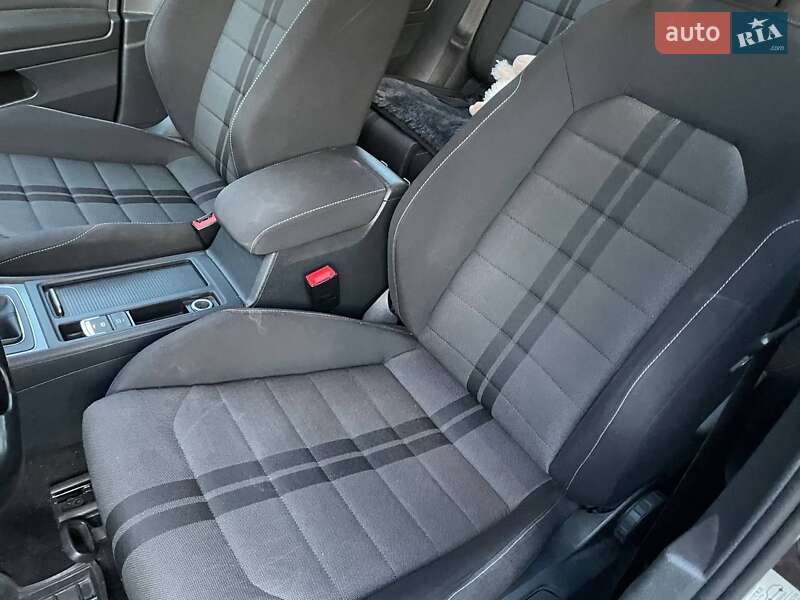 Универсал Volkswagen Golf 2015 в Ирпене