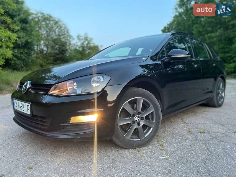 Универсал Volkswagen Golf 2015 в Ирпене