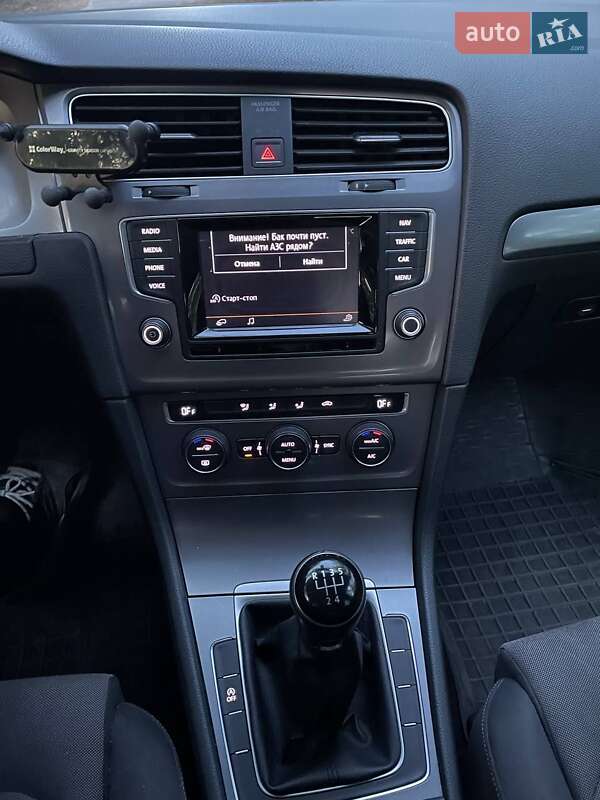 Универсал Volkswagen Golf 2015 в Ирпене