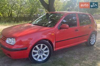 Хэтчбек Volkswagen Golf 1998 в 