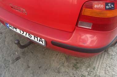 Хэтчбек Volkswagen Golf 1998 в 