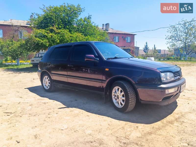 Хетчбек Volkswagen Golf 1994 в Тарутиному