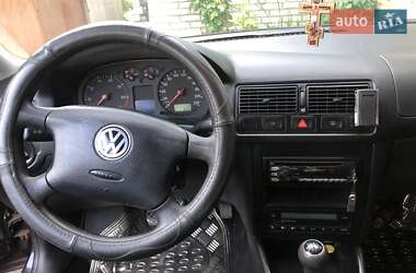 Хетчбек Volkswagen Golf 2002 в Києві