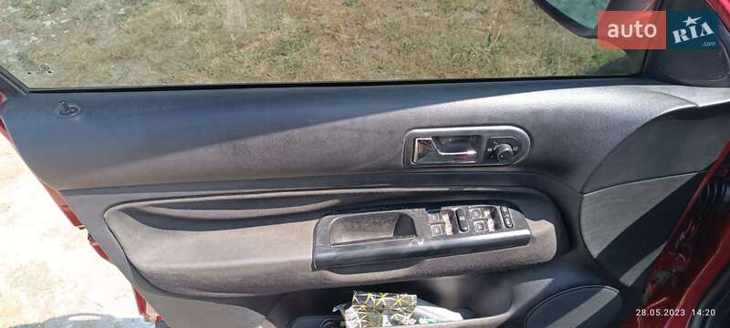 Хетчбек Volkswagen Golf 1998 в Попільні