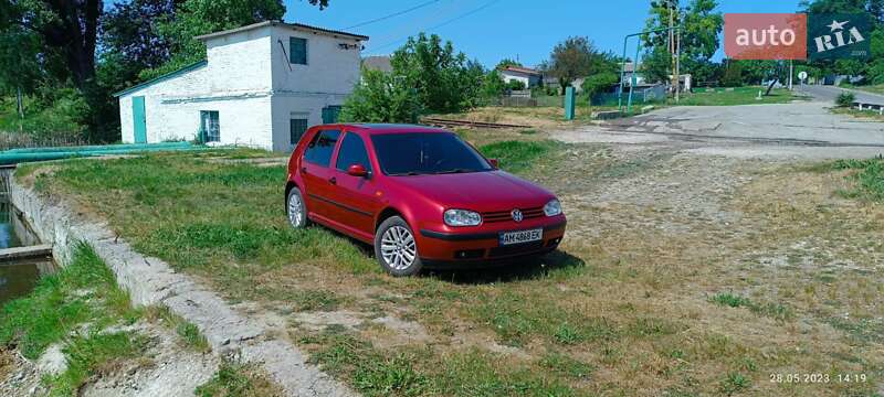 Хетчбек Volkswagen Golf 1998 в Попільні