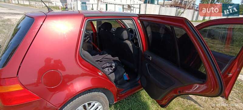 Хетчбек Volkswagen Golf 1998 в Попільні
