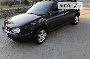 Хэтчбек Volkswagen Golf 2002 в Черновцах