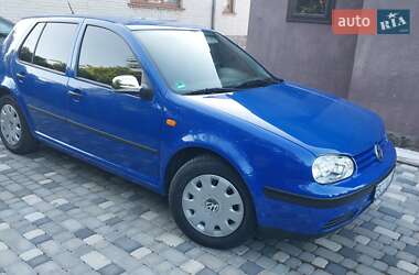 Хэтчбек Volkswagen Golf 1999 в 