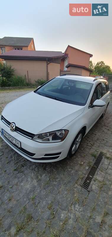 Универсал Volkswagen Golf 2015 в Киеве