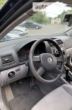 Хетчбек Volkswagen Golf 2004 в Харкові