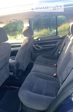 Хетчбек Volkswagen Golf 1999 в 