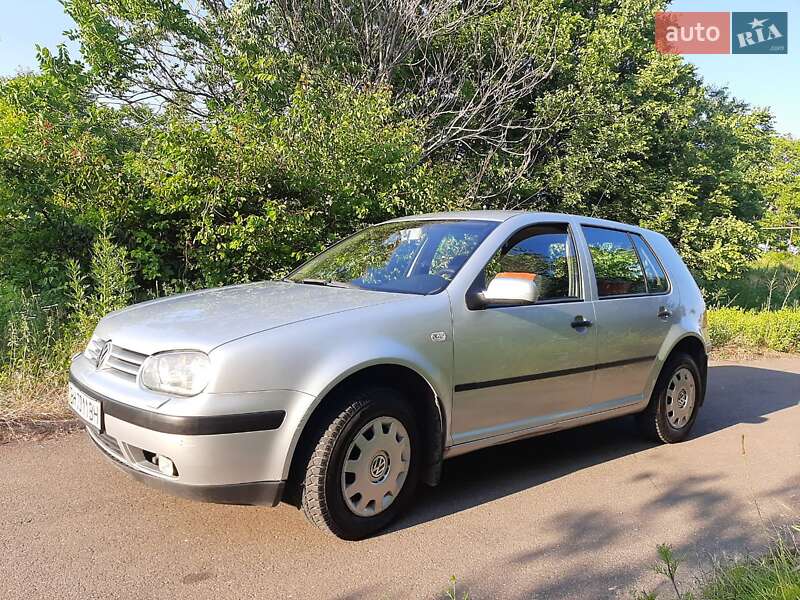 Хетчбек Volkswagen Golf 2004 в Одесі