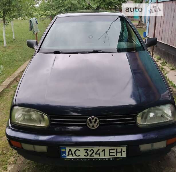 Хетчбек Volkswagen Golf 1996 в Луцьку