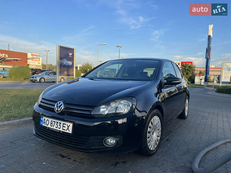 Хетчбек Volkswagen Golf 2010 в Виноградові
