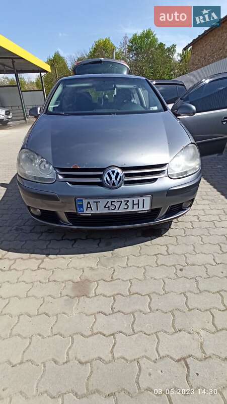 Хетчбек Volkswagen Golf 2005 в Коломиї