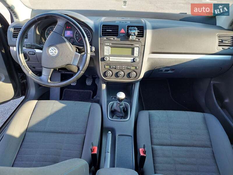 Хетчбек Volkswagen Golf 2007 в Ужгороді