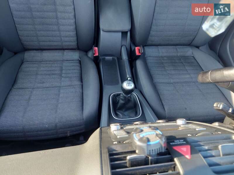 Хетчбек Volkswagen Golf 2007 в Ужгороді