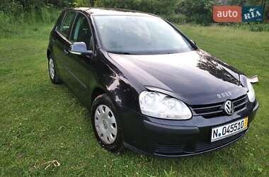 Хэтчбек Volkswagen Golf 2005 в Тернополе