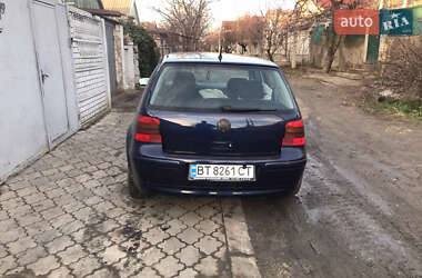 Хэтчбек Volkswagen Golf 2003 в Херсоне