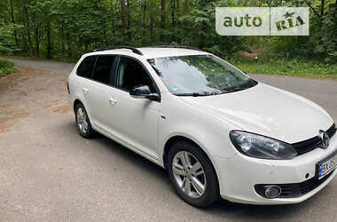 Универсал Volkswagen Golf 2013 в Староконстантинове