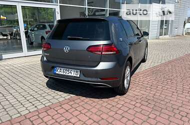 Хетчбек Volkswagen Golf 2019 в 