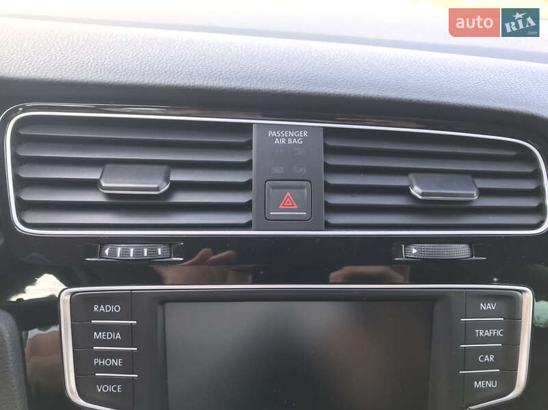 Універсал Volkswagen Golf 2016 в Луцьку