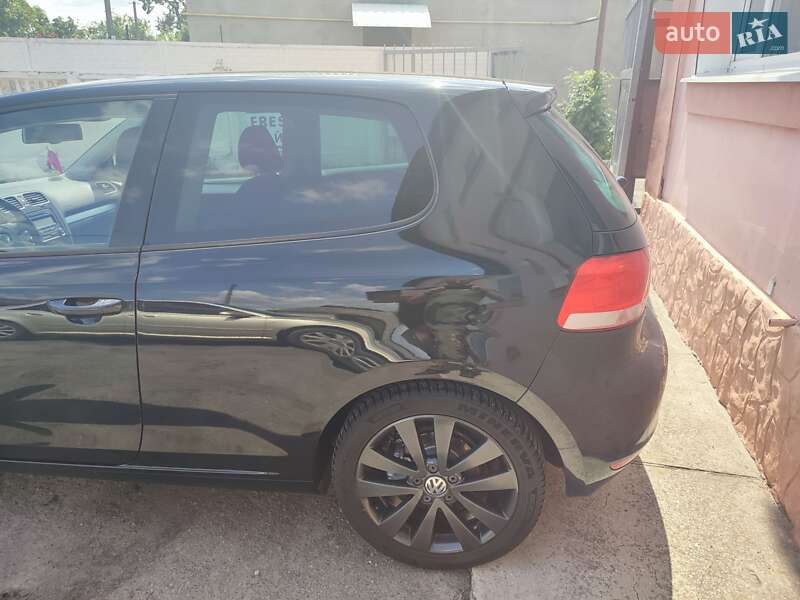 Хетчбек Volkswagen Golf 2010 в Чернівцях