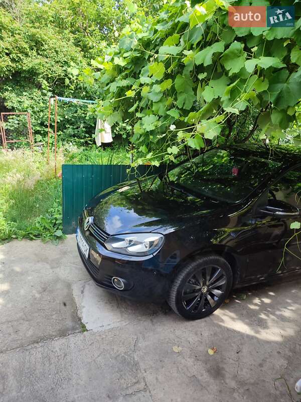 Хетчбек Volkswagen Golf 2010 в Чернівцях