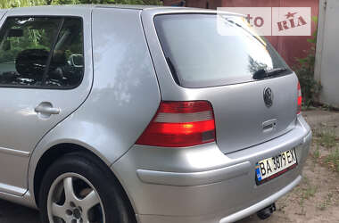 Хэтчбек Volkswagen Golf 2003 в Кропивницком