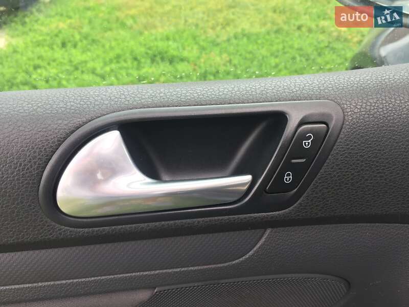 Хетчбек Volkswagen Golf 2008 в Тернополі