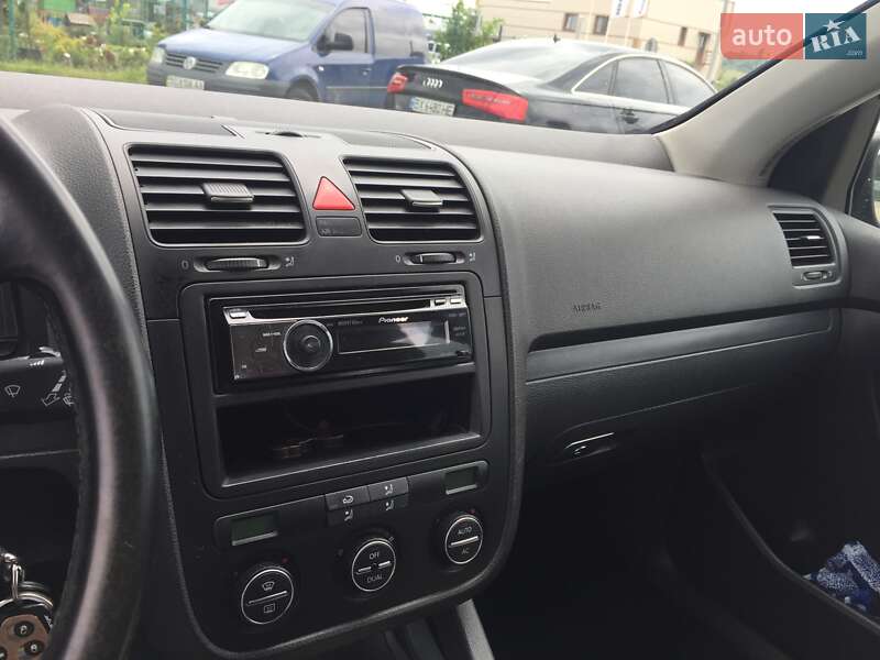 Хетчбек Volkswagen Golf 2008 в Тернополі