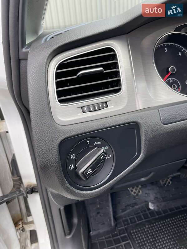 Универсал Volkswagen Golf 2015 в Луцке