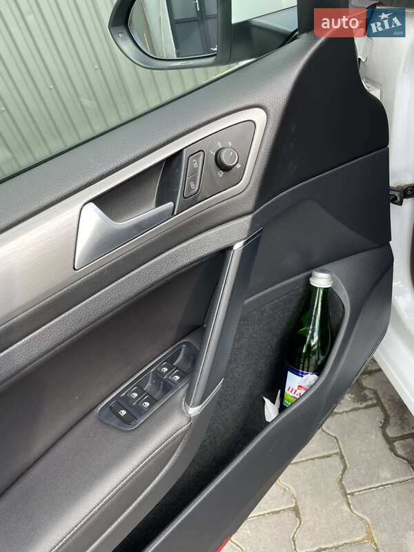 Универсал Volkswagen Golf 2015 в Луцке