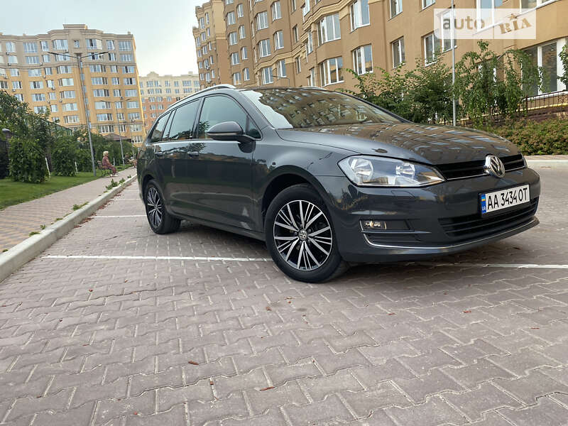 Универсал Volkswagen Golf 2016 в Гайвороне