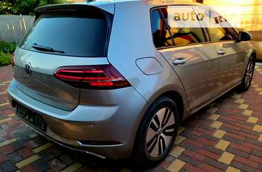 Хэтчбек Volkswagen Golf 2017 в Житомире