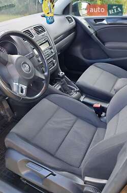 Хэтчбек Volkswagen Golf 2009 в 