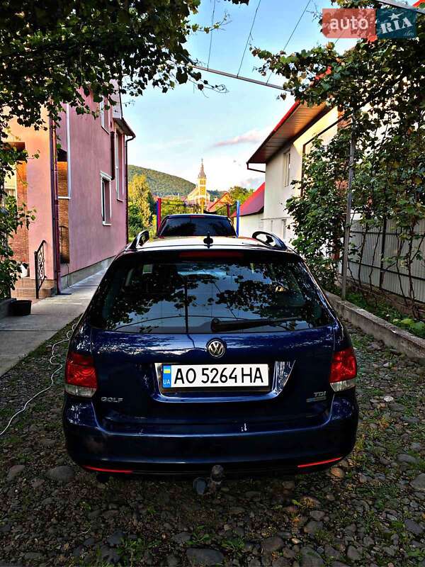 Універсал Volkswagen Golf 2010 в Мукачевому