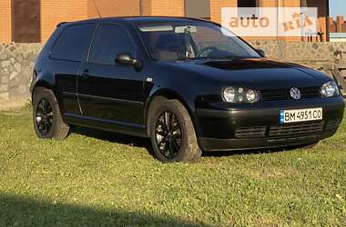 Хэтчбек Volkswagen Golf 2001 в Ахтырке