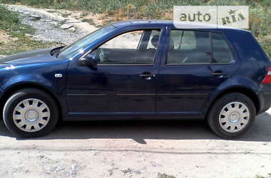 Хэтчбек Volkswagen Golf 2003 в Виннице