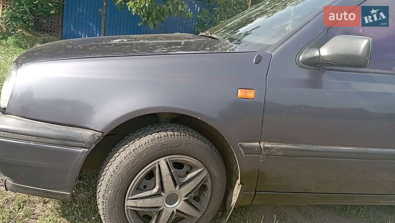 Хэтчбек Volkswagen Golf 1993 в Березовке
